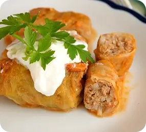 Голубцы со сметаной (180/30 г)